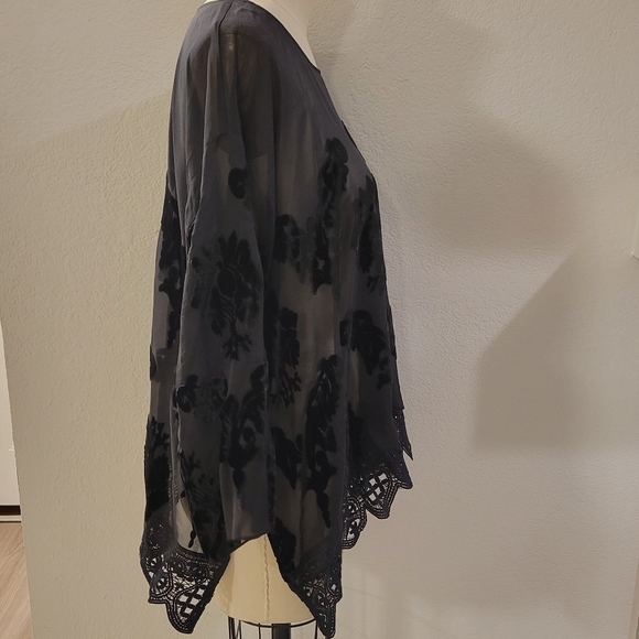 4 Love & Liberty Burnout Blouse - Picture 3 of 9